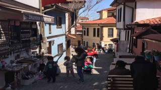 Tarihi bölge eski yoğun günlerine dönmeye başladı