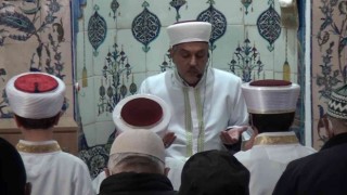 Tarihi camideki hatim geleneğine yoğun katılım