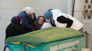 Tatil yolunda rahatsızlanarak hayatını kaybeden minik Ece toprağa verildi