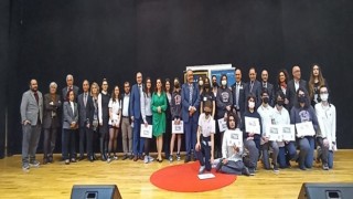 TED İzmir Kolejindeki güzel konuşma yarışmasına yoğun ilgi