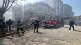 Tekirdağda iki katlı evde yangın çıktı