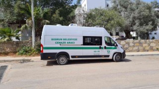 Telefonla ulaşılamayan yaşlı kadın evinde ölü bulundu