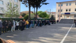 TEMde 46 kaçak göçmen yakalandı, 3 kişi tutuklandı
