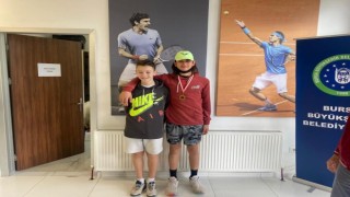Tenis turnuvasında Büyükşehir Belediyesporlu sporculardan 2 madalya