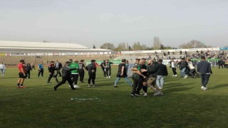 TFF 3. Lige yükselme maçında olaylar çıktı