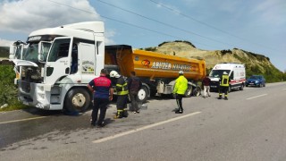 Tırda çıkan yangını, itfaiye ekipleri büyümeden söndürdü