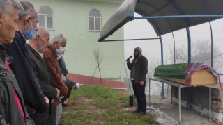 Trafik kazasında hayatını kaybeden kadın son yolculuğa uğurlandı