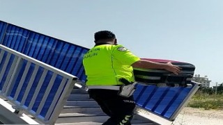 Trafik polisinden örnek davranış