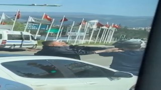 Trafikte yumruk yumruğa yol verme kavgası