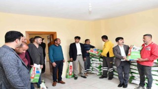 Tufanbeylide üreticilere bakliyat tohumu dağıtıldı