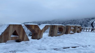 Turizm merkezi Ayderden Nisan ayında kar manzaraları