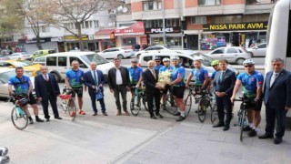 Türk Eğitim-Senli eğitimciler, “Kurtuluştan Kuruluşa Atamızın İzinde” temasıyla Ankaraya pedal çevirdi