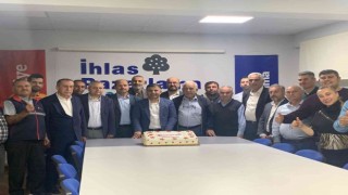 Türkiye Gazetesinin 52nci yılı pasta kesilerek kutlandı