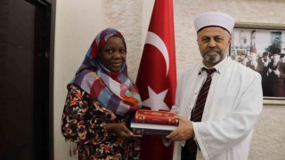 Uganda vatandaşı Marygorret Naggujja, İslamı seçerek Müslüman oldu