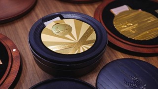 Ukraynalı sporcu olimpiyatlarda kazandığı altın madalyasını satışa çıkardı