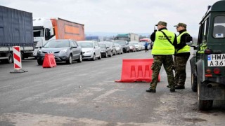 Ukraynayı son 24 saatte 45 binden fazla kişi terk etti