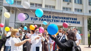 Uludağ Üniversitesinde balonlar hasta çocuklar için gökyüzüyle buluştu