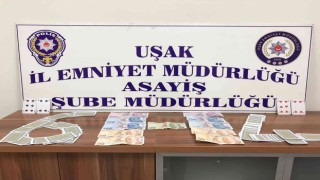 Uşakta kumar oynayan 4 kişiye para cezası kesildi