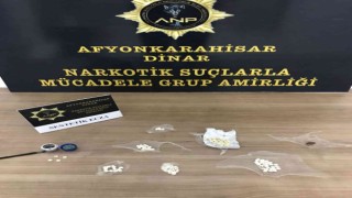 Uyuşturucu hapla yakalanan 2 kişi gözaltına alındı