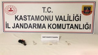 Uyuşturucu madde ile yakalanan şahıs gözaltına alındı