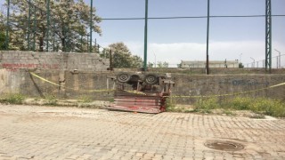 Üzerine iskele devrilen çocuk hayatını kaybetti