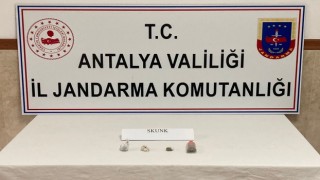 Üzerlerinde uyuşturucu madde bulunduran 4 kişi yakalandı
