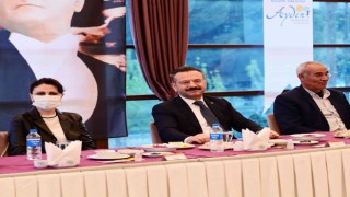 Vali Aksoy yetim çocukları ağırladı