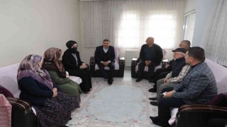 Vali Atay, şehit ailesiyle bir araya geldi