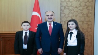 Vali Günaydının Koltuğuna Sena Ulusoy Oturdu