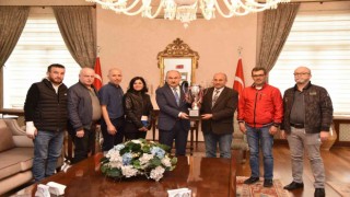 Vali Karadeniz, şampiyon Sağır Spor Derneğini ağırladı