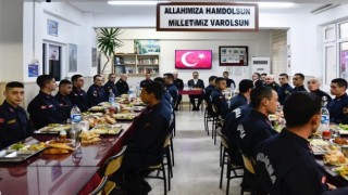 Vali Kızılkaya iftar sofrasında Mehmetçikle buluştu