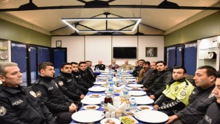 Vali Kızılkaya iftarını polislerle birlikte açtı
