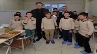 Vali Memiş genç hafızlarla iftarda buluştu