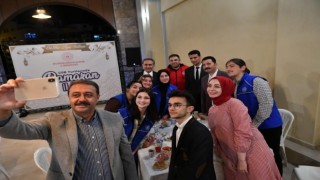 Vali Şıldak, genç sporcularla iftar yaptı
