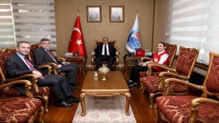 Vali Su, Türk Kızılayı Mersin Şubesinin yeni yönetimini kabul etti