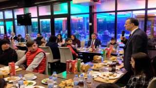 Vali Taşbilek yetim çocuklarla iftar yaptı, bowling oynadı