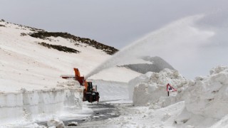 Van-Bahçesaray yolu ulaşıma açıldı