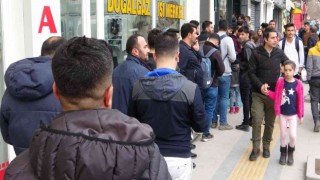 Vanda çiğ köfteye yoğun ilgi