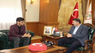 Vekil imam Ezanı Güzel Okuma Yarışmasında dünya birincisi oldu