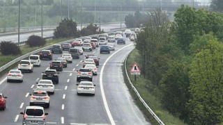 Yağmur bayram trafiğine engel olamadı