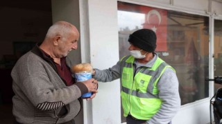 Yaşlı vatandaşlara 2 öğün, 3 çeşit yemek