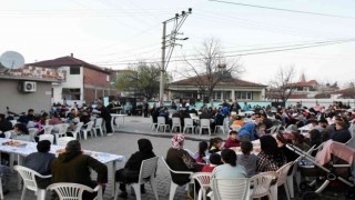 Yenişehir Belediye Başkanı Aydından Roman Mahallesinde iftar