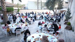 Yetim ve öksüz çocuklar iftarda buluştu