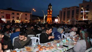 Yozgatta vatandaşlar iftar sofrasında bir araya geldi