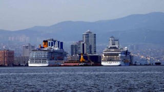 Yüzen otel İzmir Limanına demir atacak