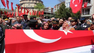 Zonguldak şehidine ağladı, binlerce kişi tören alanına koştu