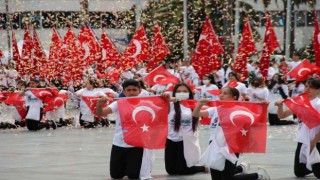 19 Mayıs İzmirde coşkuyla kutlandı