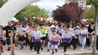 19 Mayıs koşusunda öğrenciler zor anlar yaşadı