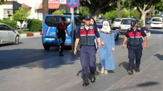 2 yaşındaki bebeğini bıçaklayarak öldüren anne tutuklandı, bebek toprağa verildi