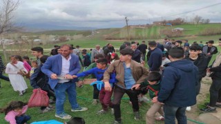 2 Yıl aradan sonra geleneksel köyde bayramlaşma geleneği yeniden başladı